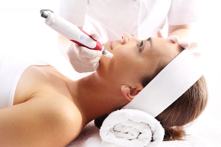 Microneedling mit Bio-Stimulatoren in Bonn, Microneedling ist eine hochmoderne Methode der Hautverjüngung. 